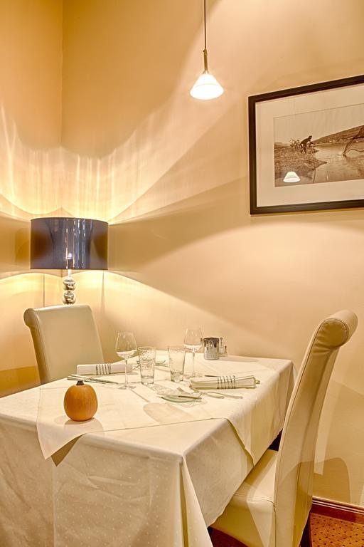Hotel Restaurant "Le Strasbourg" Bitche Exteriör bild