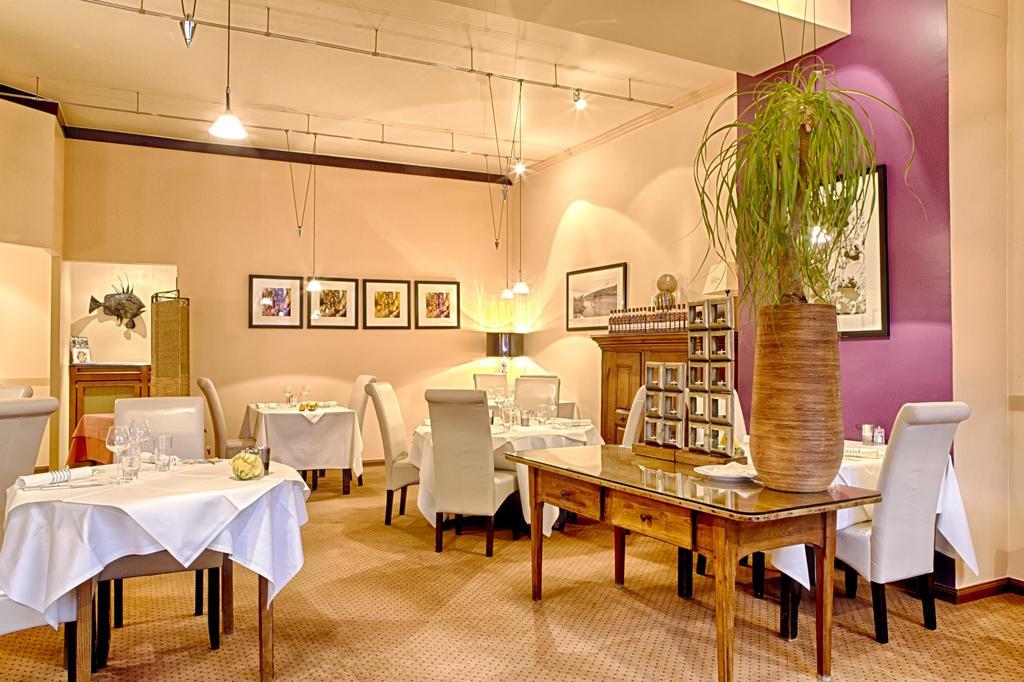Hotel Restaurant "Le Strasbourg" Bitche Exteriör bild